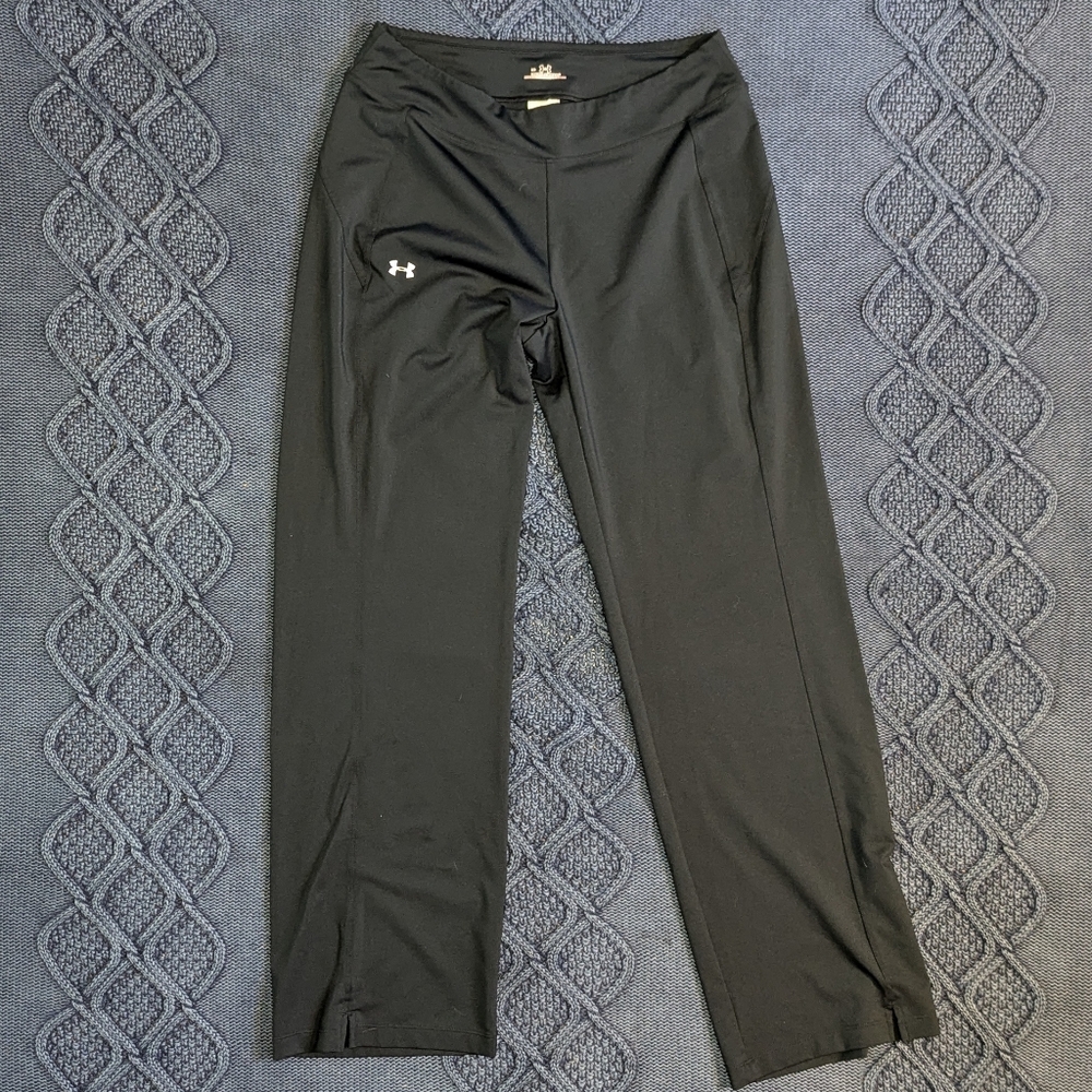 Women's Under Armour Black Yoga Pants Size Medium Flared Leg